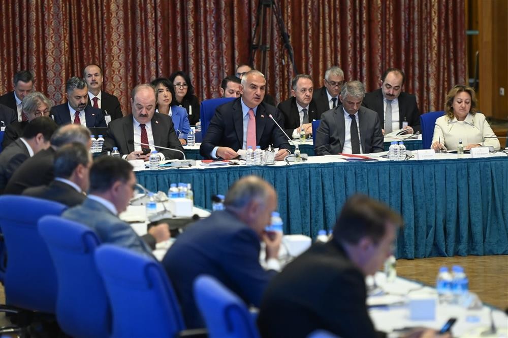 Kültür Bakanı Ersoy’dan Mersin Milletvekili Ekmen’e "Mersin için çalışacağız" mesajı