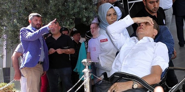 Kültür Müdürünü hastanelik ettiler