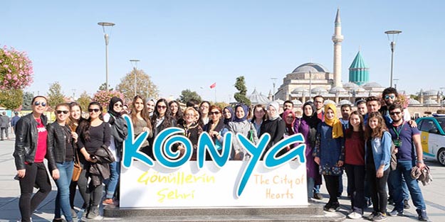 Kültür otobüsü bu kez üniversite öğrencileri ile yola çıktı