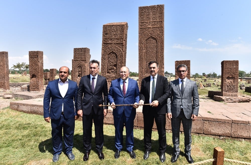 Kültür ve Turizm Bakan Yardımcısı Dursun Ahlat’ta 