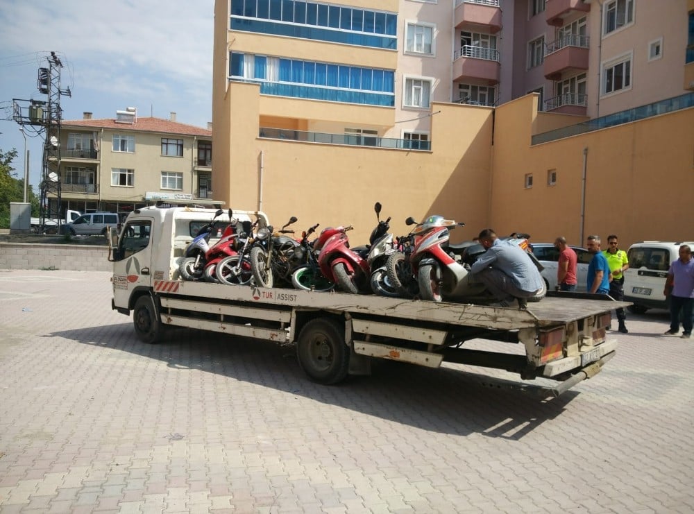 Kulu’da ekipler plakasız motosikletlere göz açtırmıyor 