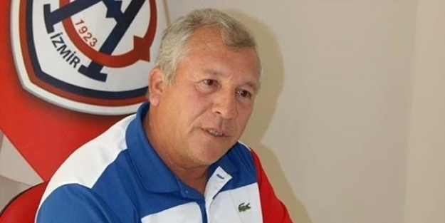 Kulüp başkanı tüm takımı kovdu