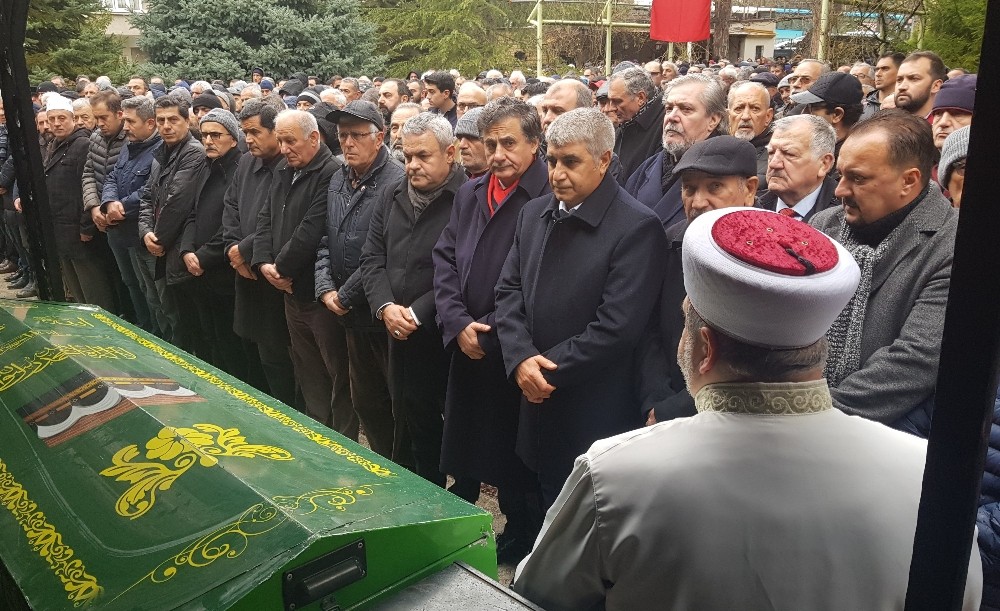 Kulüp borcunun intihara sürüklediği eski yönetici son yolculuğuna uğurlandı 