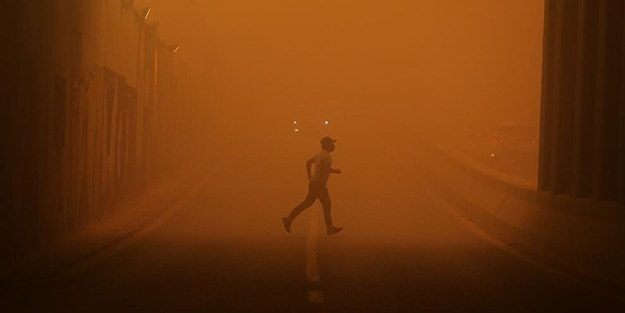 Kum fırtınası 700 kişiyi hastanelik etti