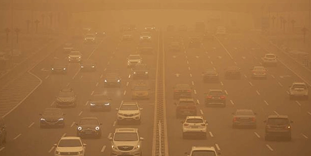 Kum fırtınası 9 can aldı! Acil durum ilan edildi