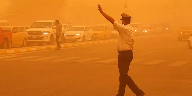 Kum fırtınası Irak'ta hayatı felç etti