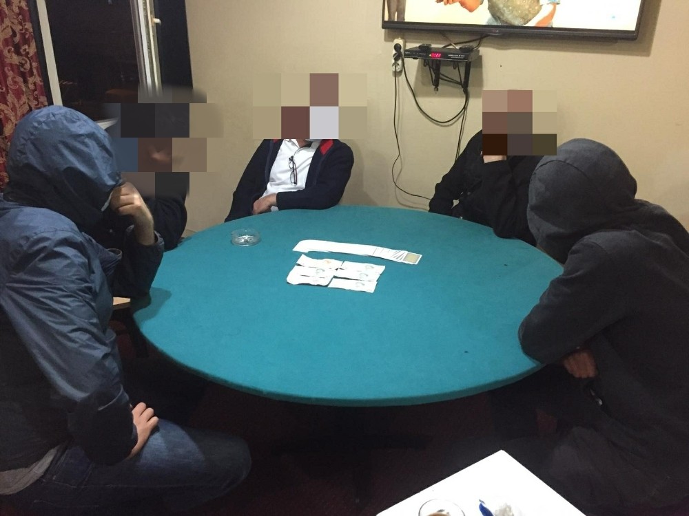 Kumar baskınında 16 kişiye 57 bin lira sosyal mesafe cezası 