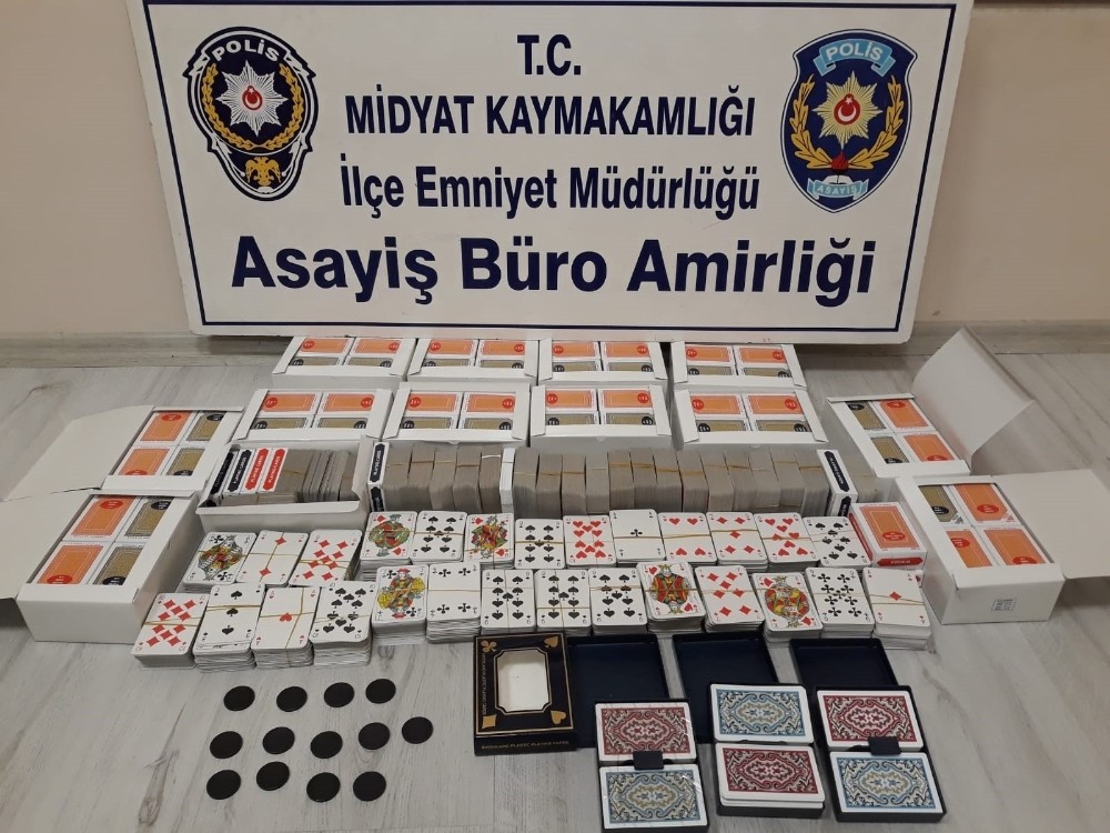 Kumar oynayan ve sosyal mesafeye uymamaktan 7 şahsa ceza kesildi 