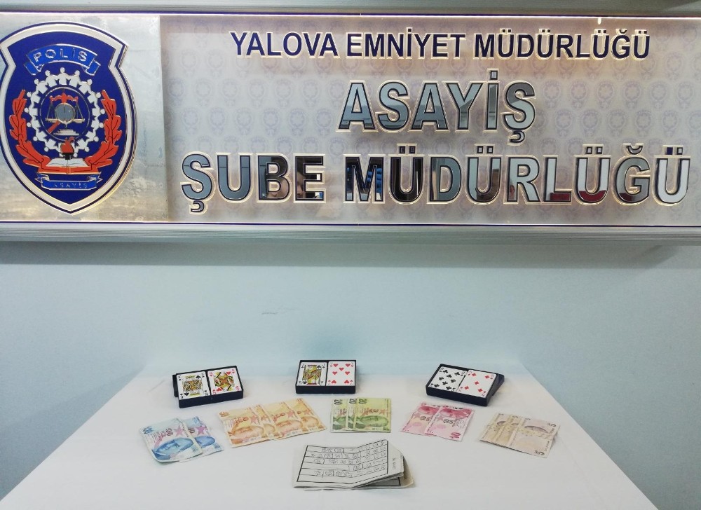 Kumarhaneye çevrilen eve baskın 