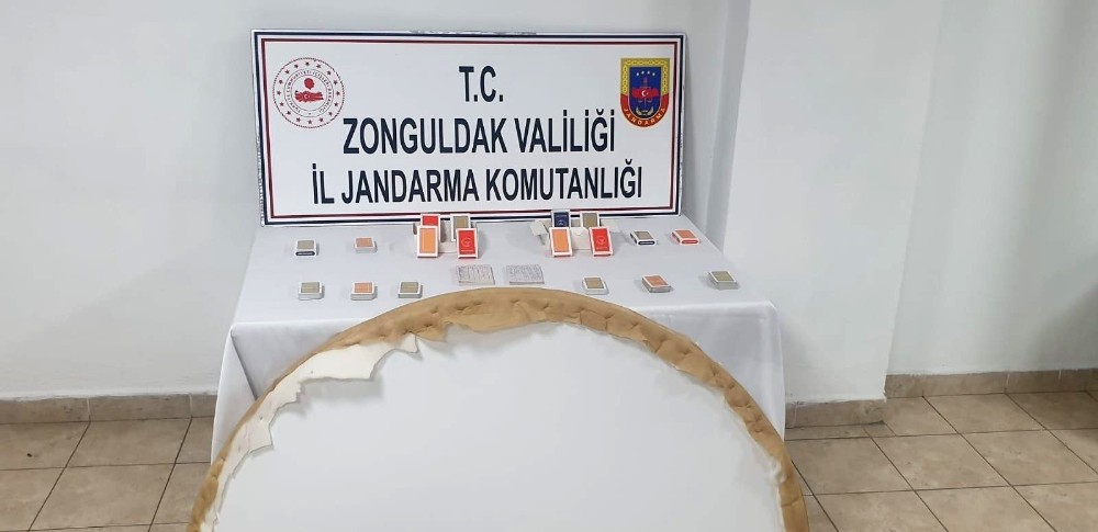 Kumarhaneye çevrilmiş eve jandarma baskın düzenledi 