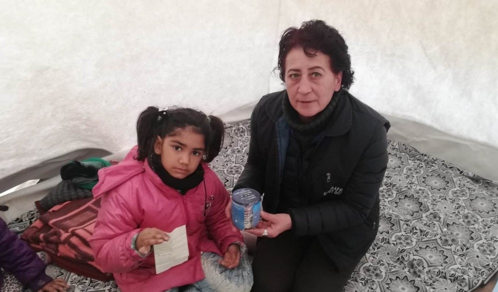 Kumbarasında biriktirdiği paraları Elazığ’a gönderdi 