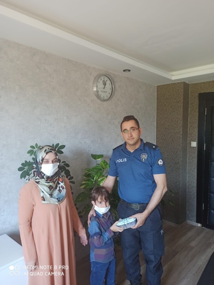 Kumbarasındaki 210 lirayı ’Milli Dayanışma Kampanyası’na bağışladı 