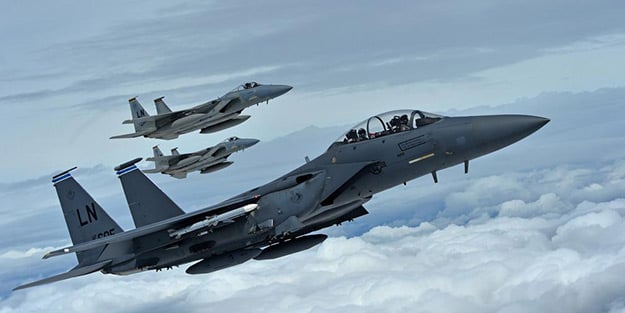 Gerilim tırmanıyor! Küme bombalarla donatılan F-15'ler havalandı