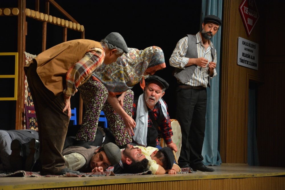 Kumluca’da tiyatro şöleni 