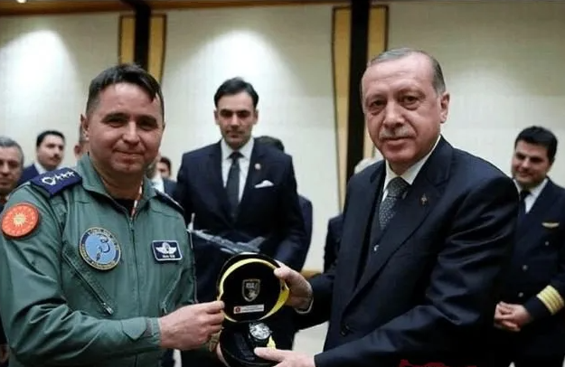 Kumpas mağduru isimler komuta kademesinde “Bu bizim Mete”