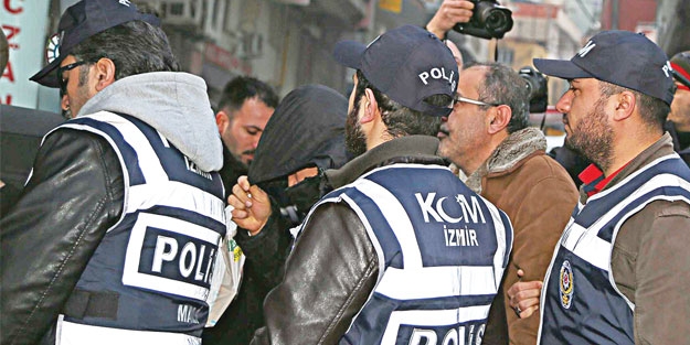 Kumpasın belgeleri kaçırılmış!