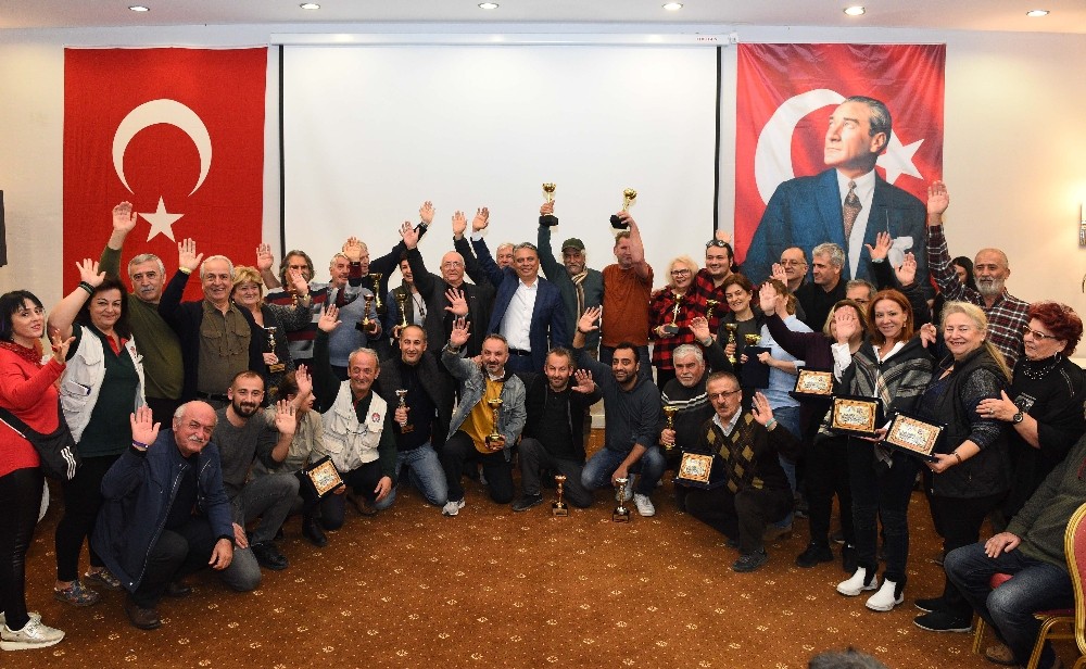 Kupaları Başkan Uysal verdi 