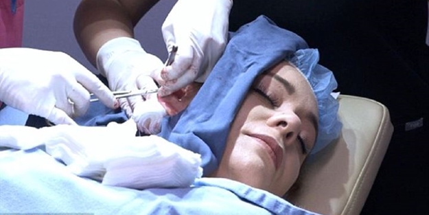 Küpe yüzünden az kalsın kulaklarından olacaktı