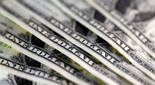 Kur sıçradı, yerli yine döviz bozdu