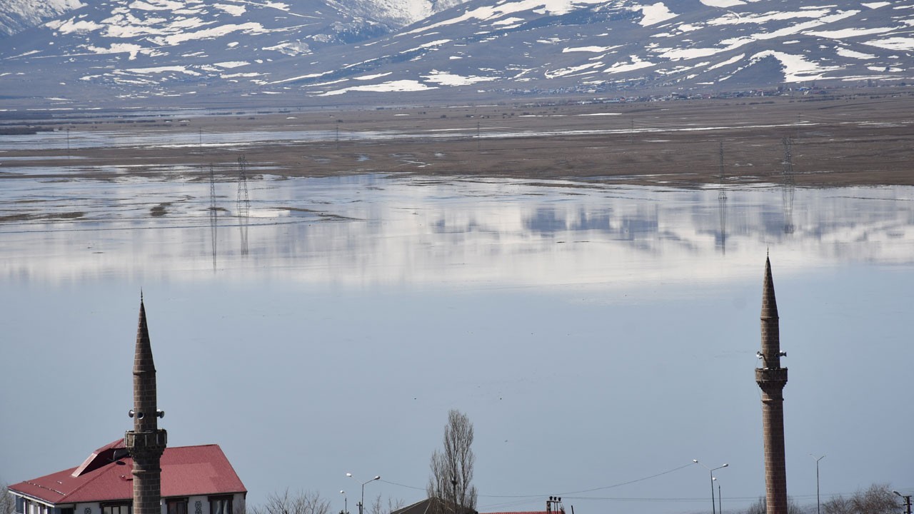 Kura Nehri taştı, Ardahan Ovası göle döndü