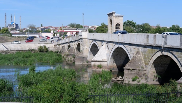 Kuraklıkla karşı karşıya kalan Tunca Nehri yeşillendi: İçler acısı bir durum