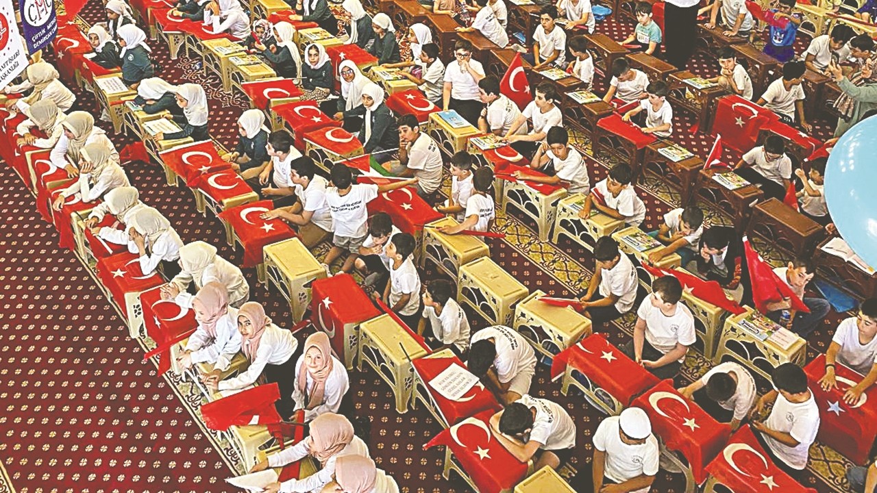 Kur’an bülbülleri yaza ‘Bismillah’ dedi! Rekor yine Çiftlik Demircan Merkez Camii’nde