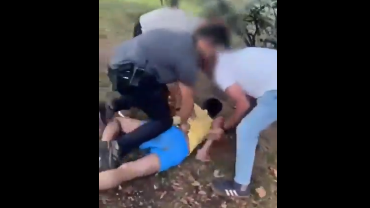 Kur'an-ı Kerim'e hakaret eden ve öz kızına tacizde bulunan insanımsı hayvan yakalandı