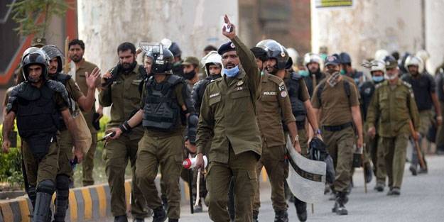 Kur'an-ı Kerim'e saygısızlık yapan kişi linç edildi