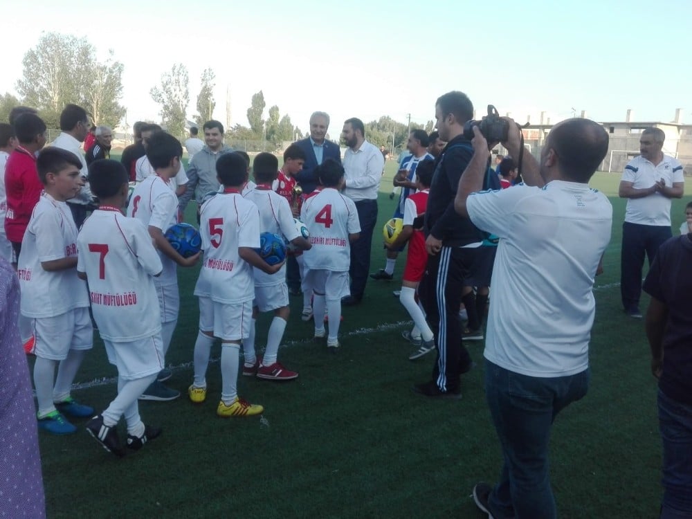 Kuran kursları arasında düzenlenen futbol turnuvası final maçı ile sona erdi 