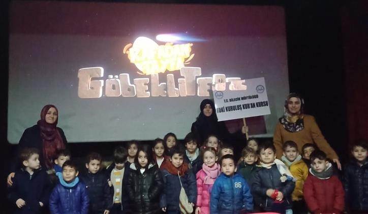 Kur’an kursu öğrencileri sinemada çizgi film izlediler 