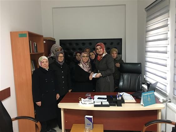 Kur’an kursu öğrencilerinden İdlib’e anlamlı yardım 