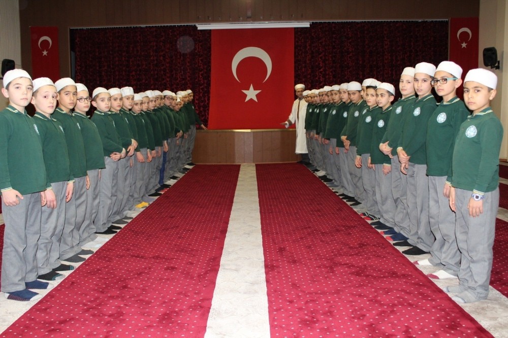 Kur’an Kursu öğrencilerinin programı ilgi gördü 
