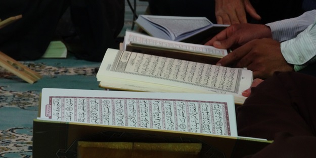 Kur’an okuma karşılığında ücret almak caiz midir?