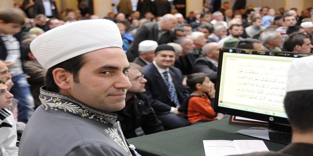Kur'an Kerim'i en güzel okumak için yarışacaklar