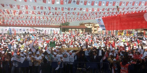 Kur'an'la başlayıp, mehter takımı ile sona eren 1 Mayıs kutlaması