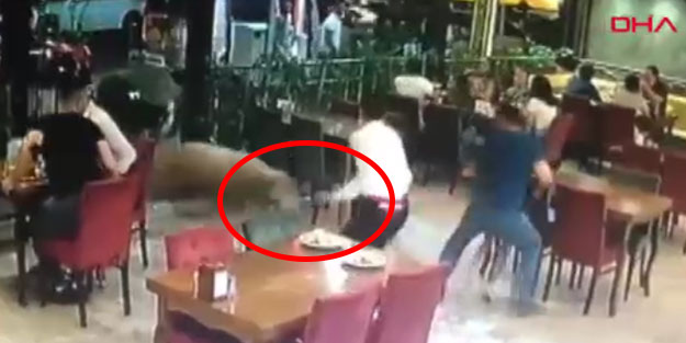 Kurbanlık koç restorana daldı, garsonun refleksi gündem oldu