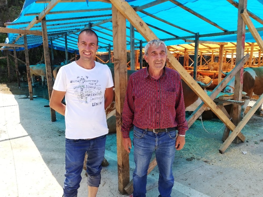Kurbanlıklar pazardaki yerini almaya başladı 