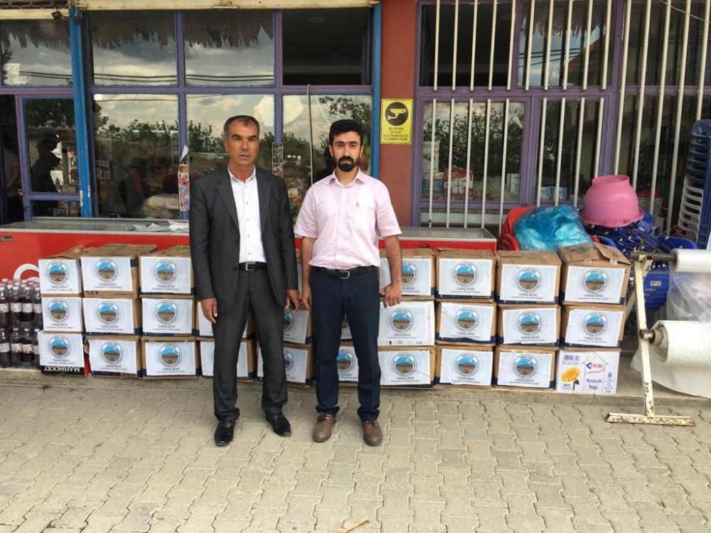 Kurdukları dernekle köylerine yardımda bulundular 