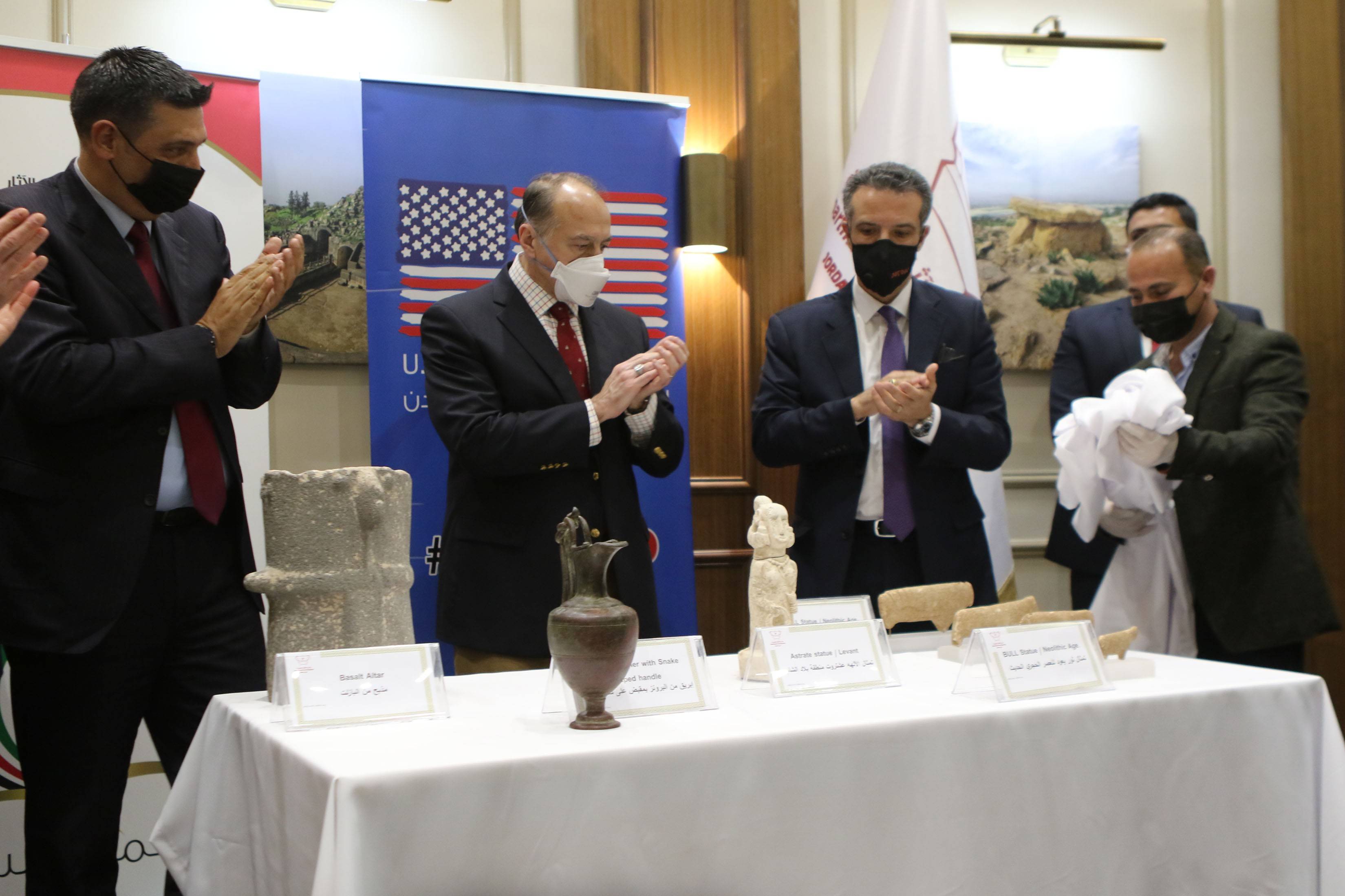 Küresel haydut ABD çaldıklarını geri verdi