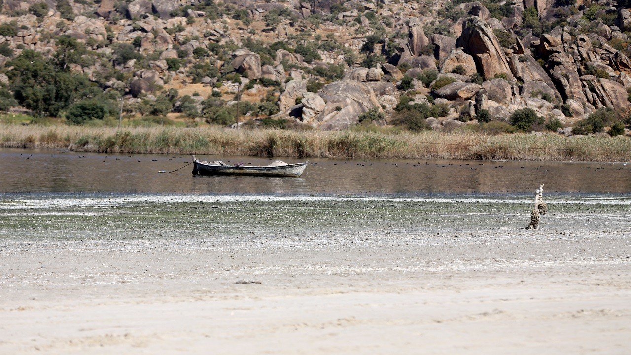 Küresel ısınmanın en net örneklerinden! O göl tam 30 metre çekildi