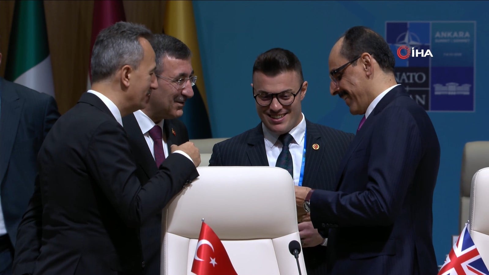 Kurmayları uzun uzun inceledi! Erdoğan'ın kalemi ilgi odağı oldu