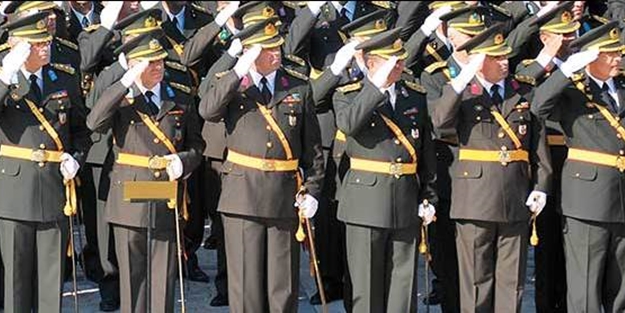 Kurmaylık sorularını sızdıran FETÖ'cü tutuklandı