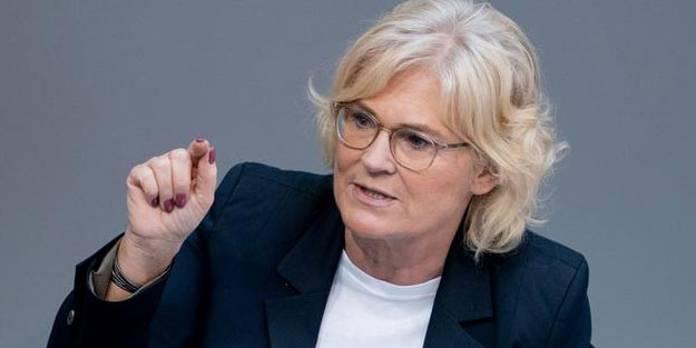 Kurnaz Alman ABD'deki olaylardan ders çıkarttı