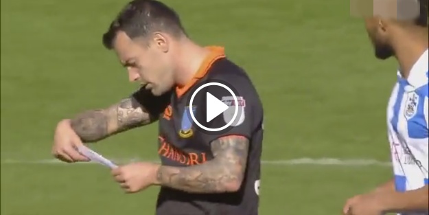 Kurnaz futbolcu rakip takımın taktiğini böyle çaldı!