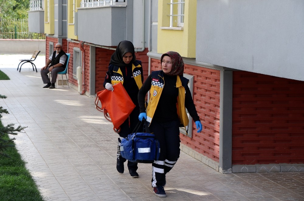 Kurs hocası evinde ölü bulundu 