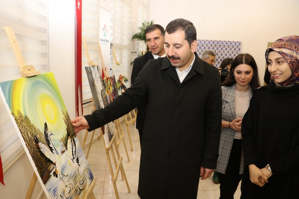 Kursiyerlerin yaptığı resimler sergilendi 