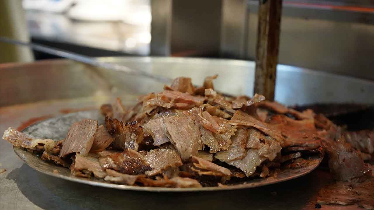 Kürsüden döner tezgahına! Profesör unvanlı Ahmet Hoca babasının 100 yıllık mirasına sahip çıktı!