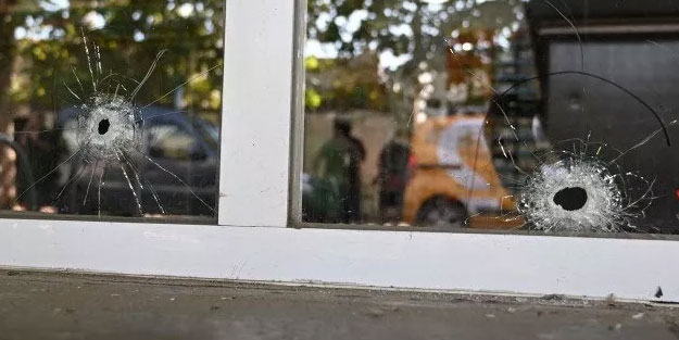 Kurşun yağdırıp Messi'ye not bıraktılar