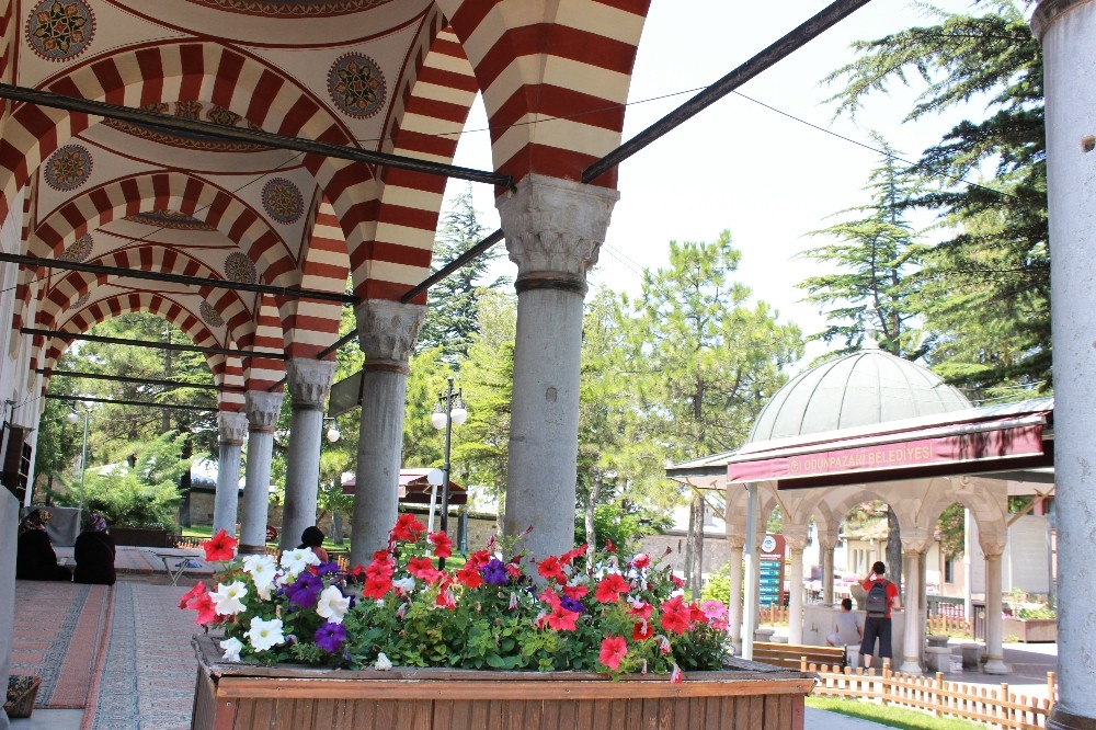 Kurşunlu Camii ve Külliyesinin ilgi çeken özellikleri 