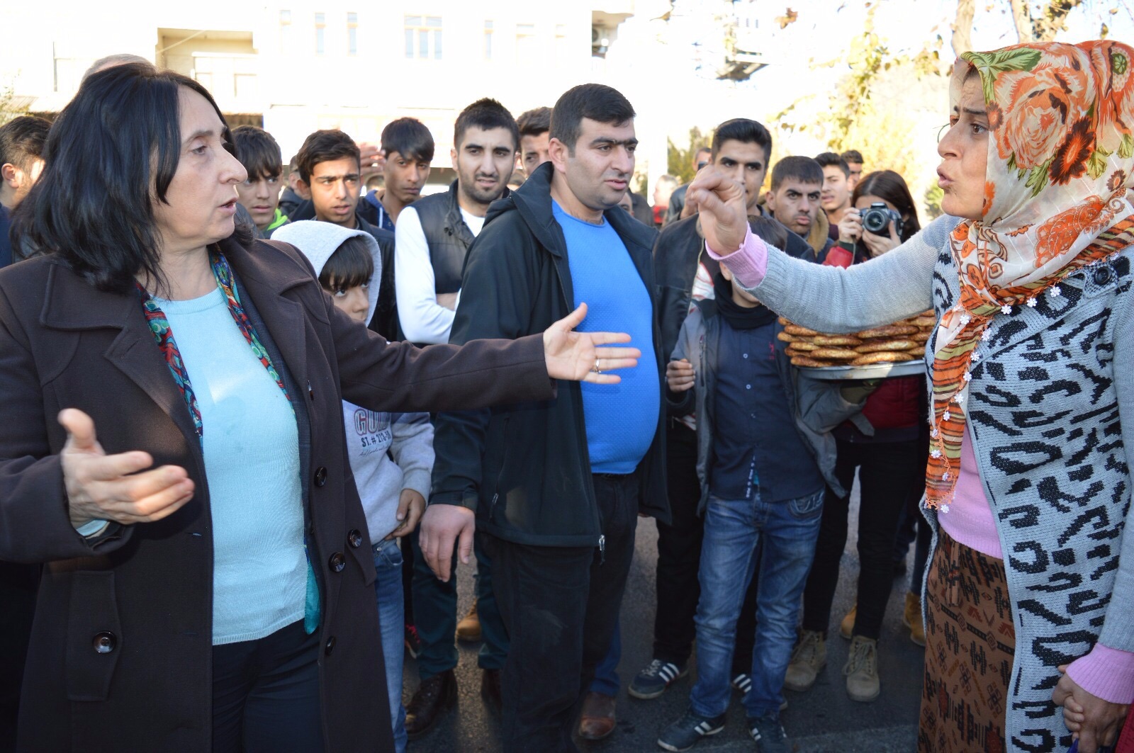 Kürt kadın HDP'lilere işte böyle isyan etti!